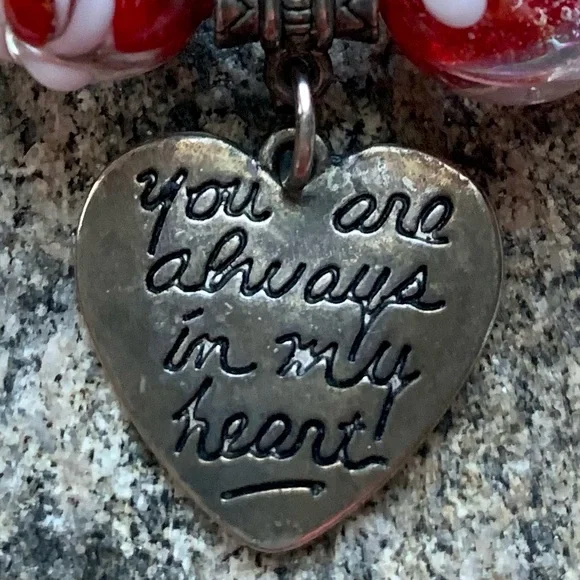 “You Are Always in My Heart” Charm Lamp Work Red & Black Glass Bead Bracelet - Picture 7 of 7